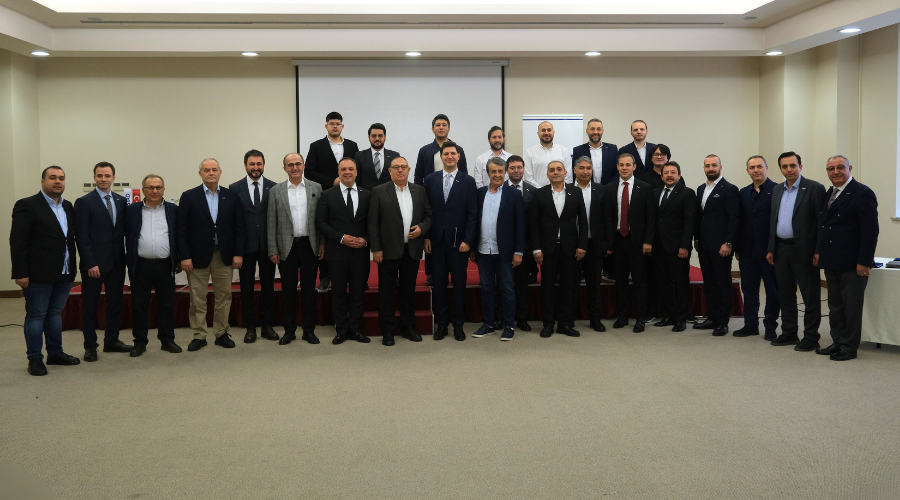 BESİAD’da Başkan Sinan Topuk Güven Tazeledi