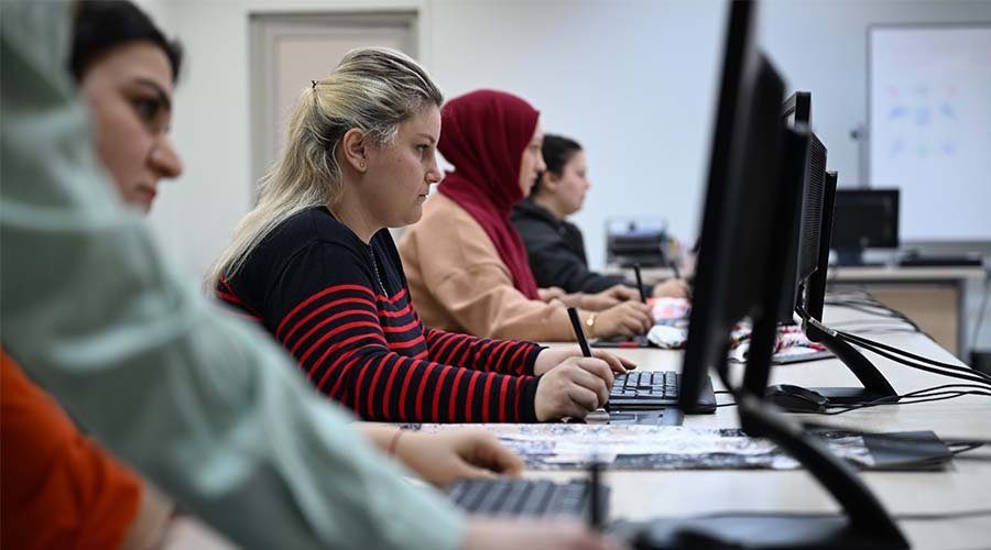 BUTGEM Yeni Eğitim Döneminde Geleceğin Mesleklerine Odaklanıyor