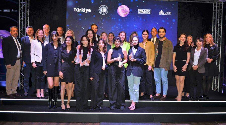 Ev Tekstilinin Genç Yıldızlarına Bursa'da Ödül