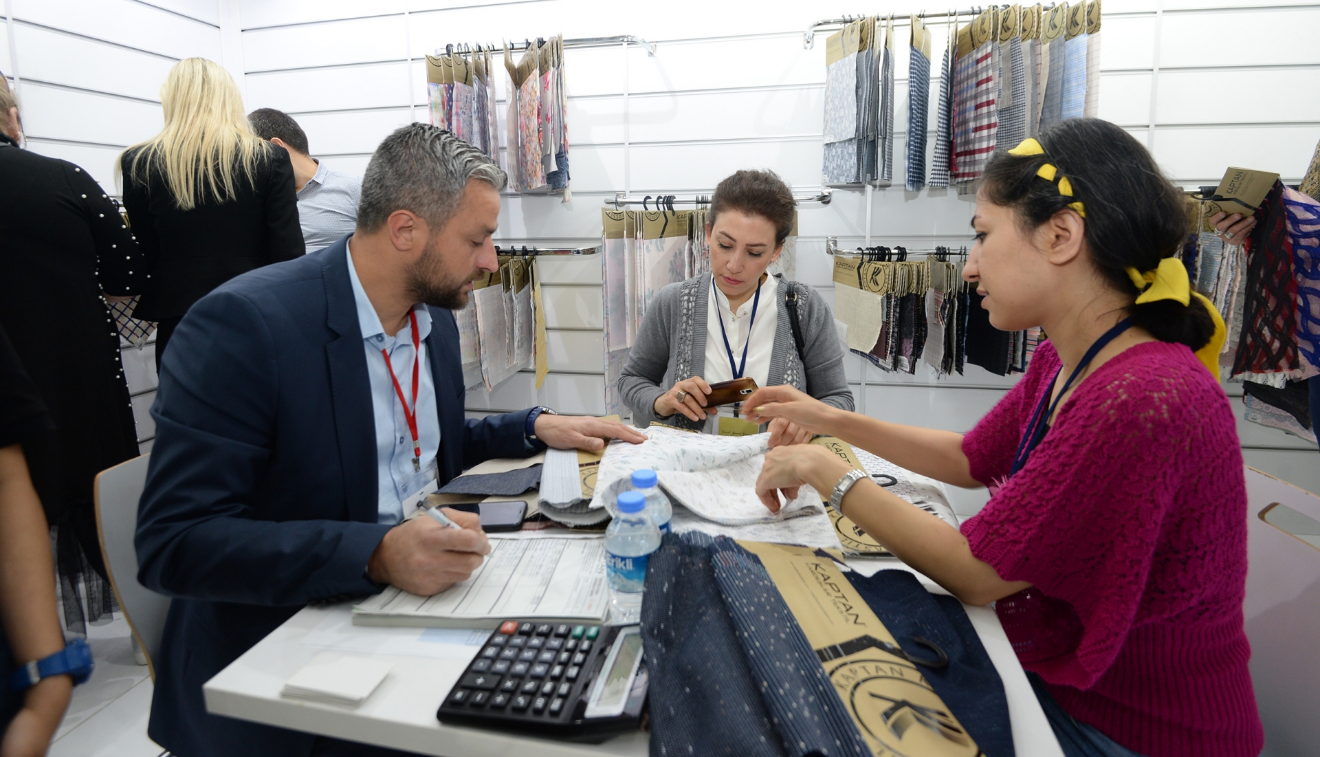 Bursa Ticaret ve Sanayi Odası öncülüğünde bu yıl ikincisi düzenlenen Bursa Textile Show Fuarı sona erdi. 40’a yakın ülkeden 400 yabancı iş profesyonelinin ziyaret ettiği organizasyonda Bursalı firmalar 5 bine yakın iş görüşmesi gerçekleştirdi.