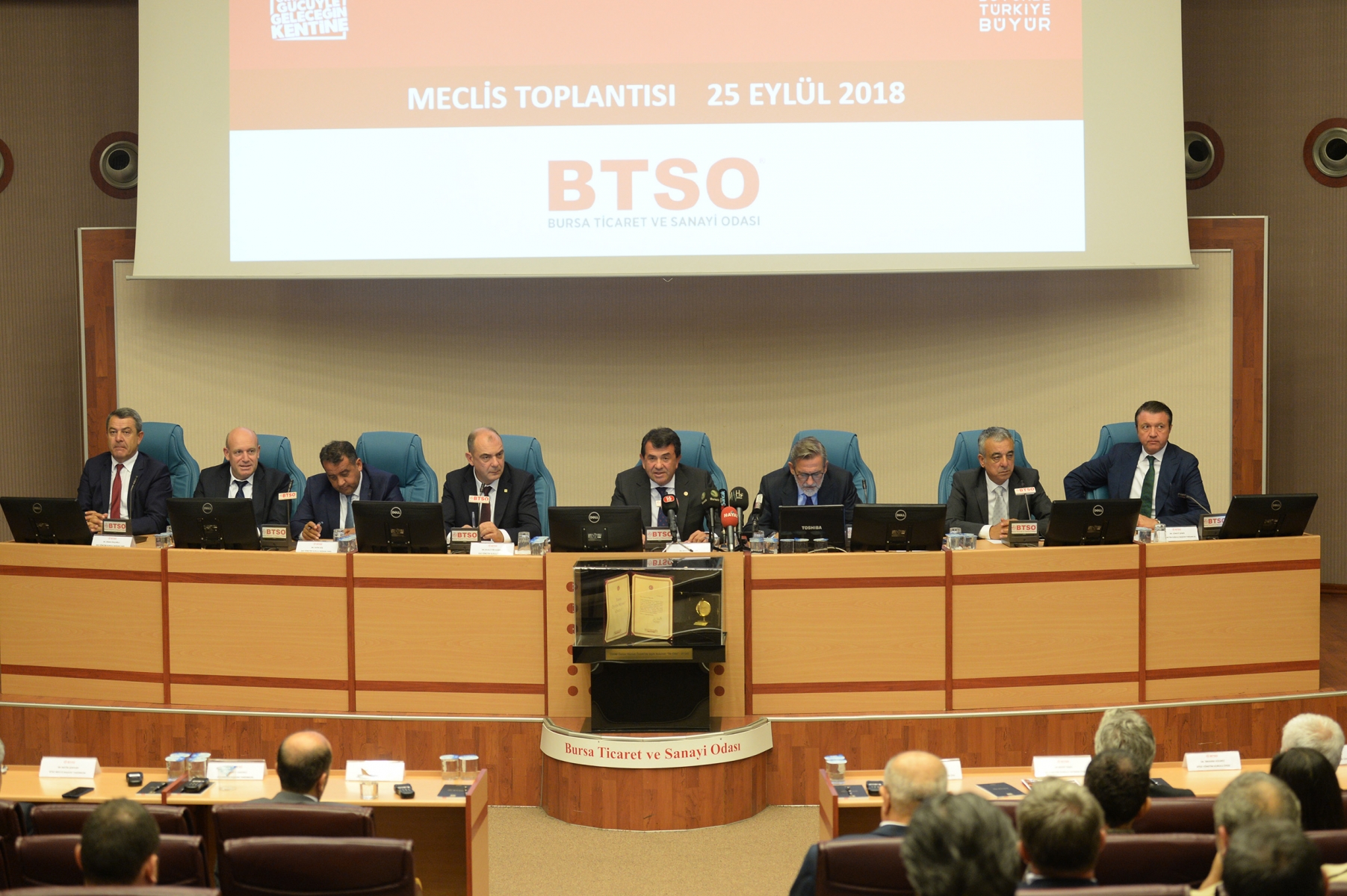 BTSO Müşterek Komiteler Toplantısı ve Eylül Ayı Meclis Toplantısı gerçekleştirildi. BTSO Yönetim Kurulu Başkanı İbrahim Burkay,