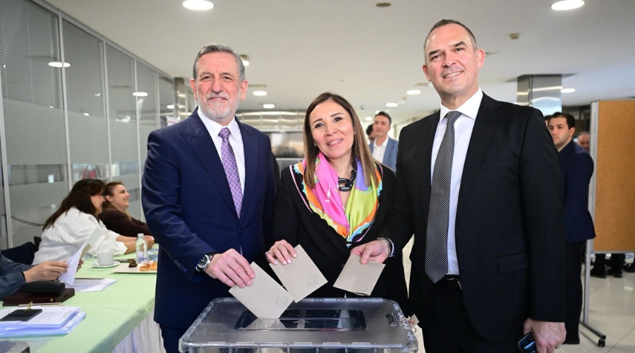 UTİB’de Bayrağı İhsan İpeker Devraldı